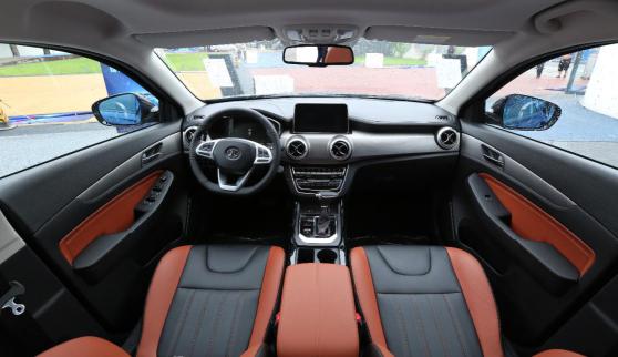 环抱式豪华座舱