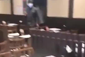 韩国大邱爆发疫情：街头空荡，餐厅顾客降低至个位数