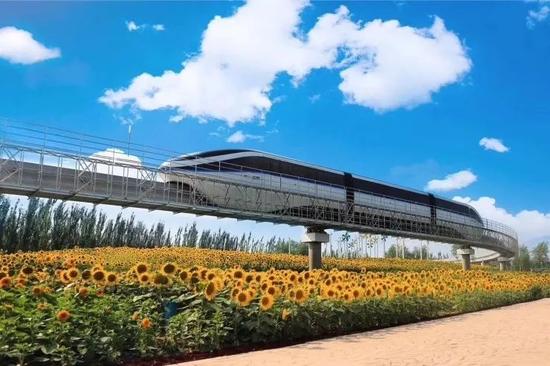 根据公开新闻报道, 西安首条"云轨"项目,将高新区正式开工——这将