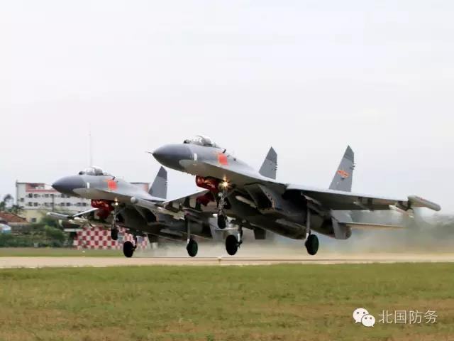 我军歼11A升级:挂R-77主动制导导弹护送轰6K出岛链|歼-11|苏-30MKK|R-77_新浪军事_新浪网