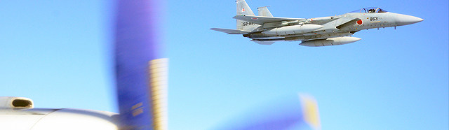 日本战机向中国军机射干扰弹
