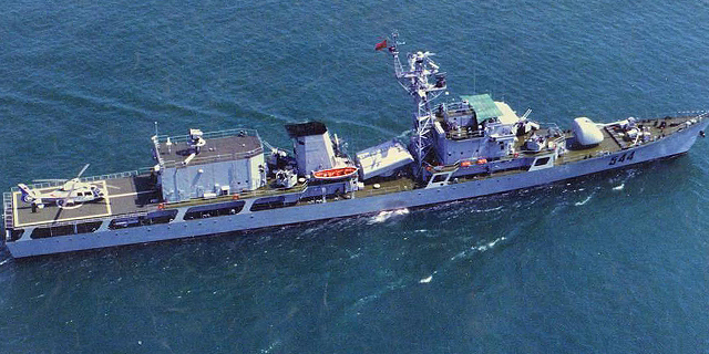 544号护卫舰曝猛照相当霸气