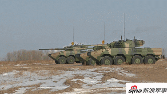 我军11式大八轮突击炮风头盖过坦克