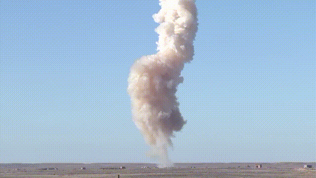 外形似大油罐！俄试射全新反导系统场面震撼