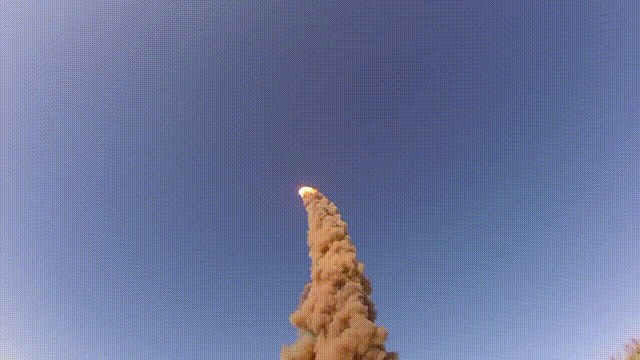 外形似大油罐！俄试射全新反导系统场面震撼