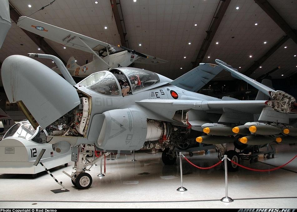 美国这款战机曾被我们干下!我军击落2架a6攻击机