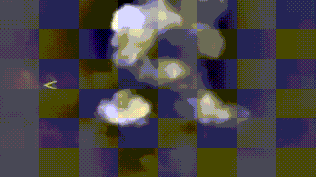 棒打IS！动图展示俄潜艇连射巡航导弹命中目标