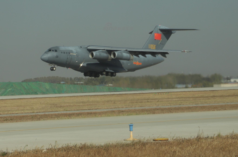 块头真大!胖妞运20亮相航空开放日献上飞行表演