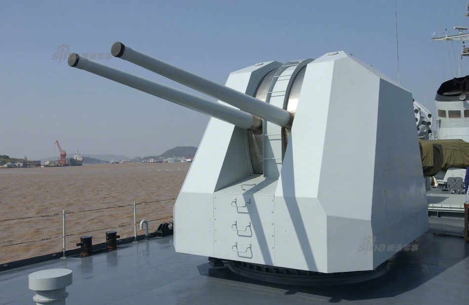 一波齐射摧毁岸防阵地!中国唯一火力支援舰将退役