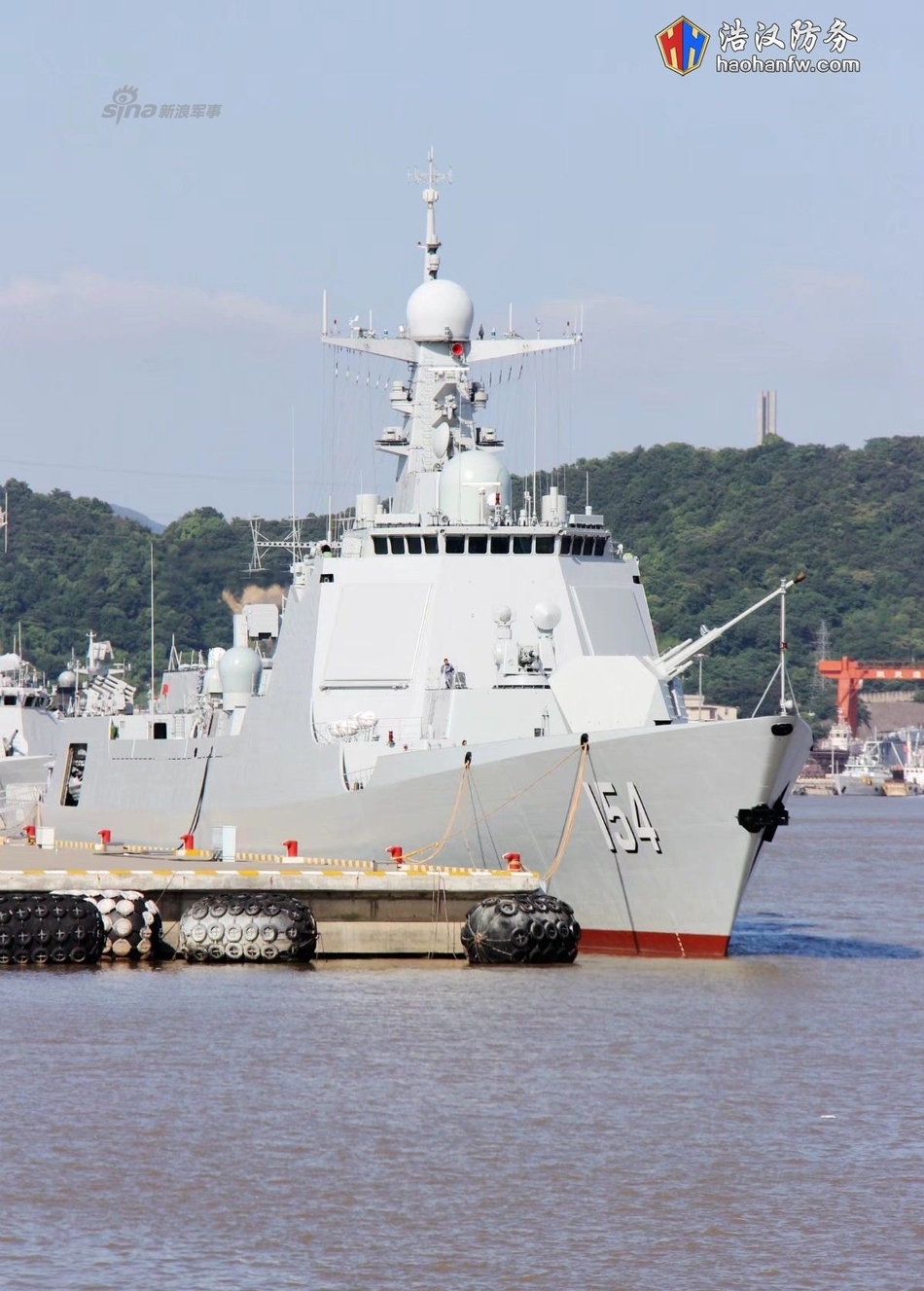 这就表明这艘新052d舰很有可能会命名为齐齐哈尔舰