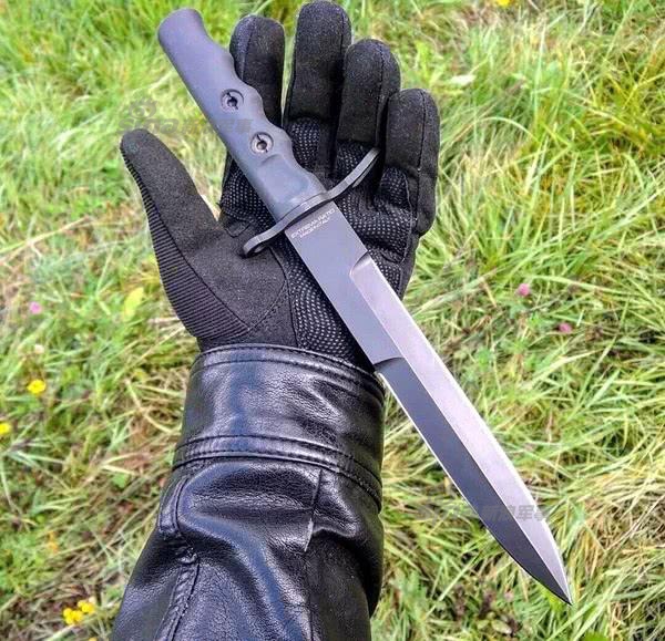 刀片可承受150公斤重量!意大利伞兵匕首被美军看上