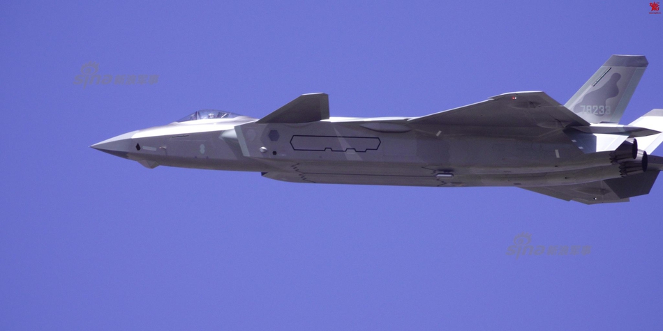 新一波猛照来袭!中国空军歼20"腾云驾雾"仙气十足