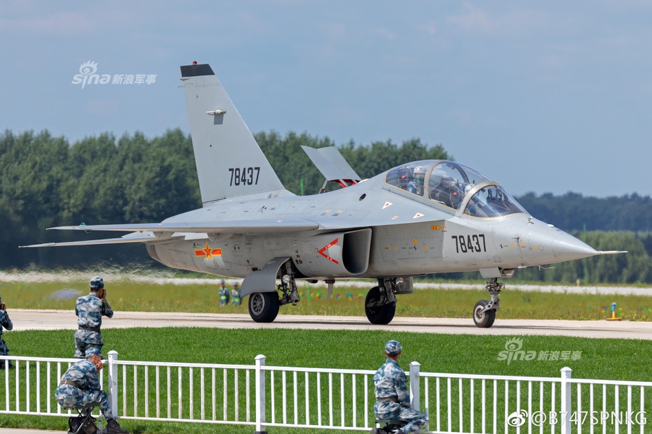 中国jl-10高教机亮相空军开放日_高清图集_新浪网