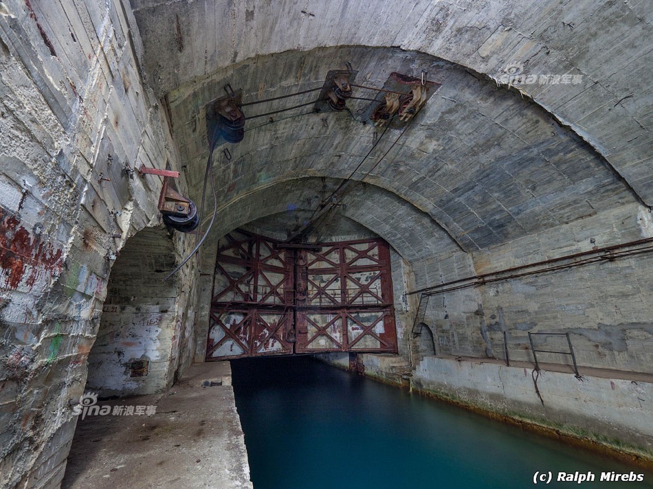 冷战遗迹!中国为阿尔巴尼亚建造的海军洞库基地