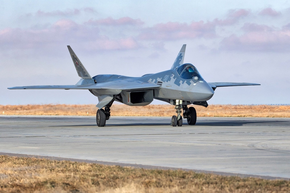 北国新锐!俄罗斯曝光苏-57战斗机新照