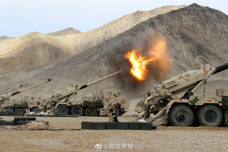 国产新型155毫米卡车炮实弹射击实拍-爱卡汽车网论坛