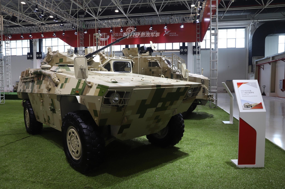 反恐小能手!我国产轮式轻装甲车亮相珠海各显身手_高清图集_新浪网