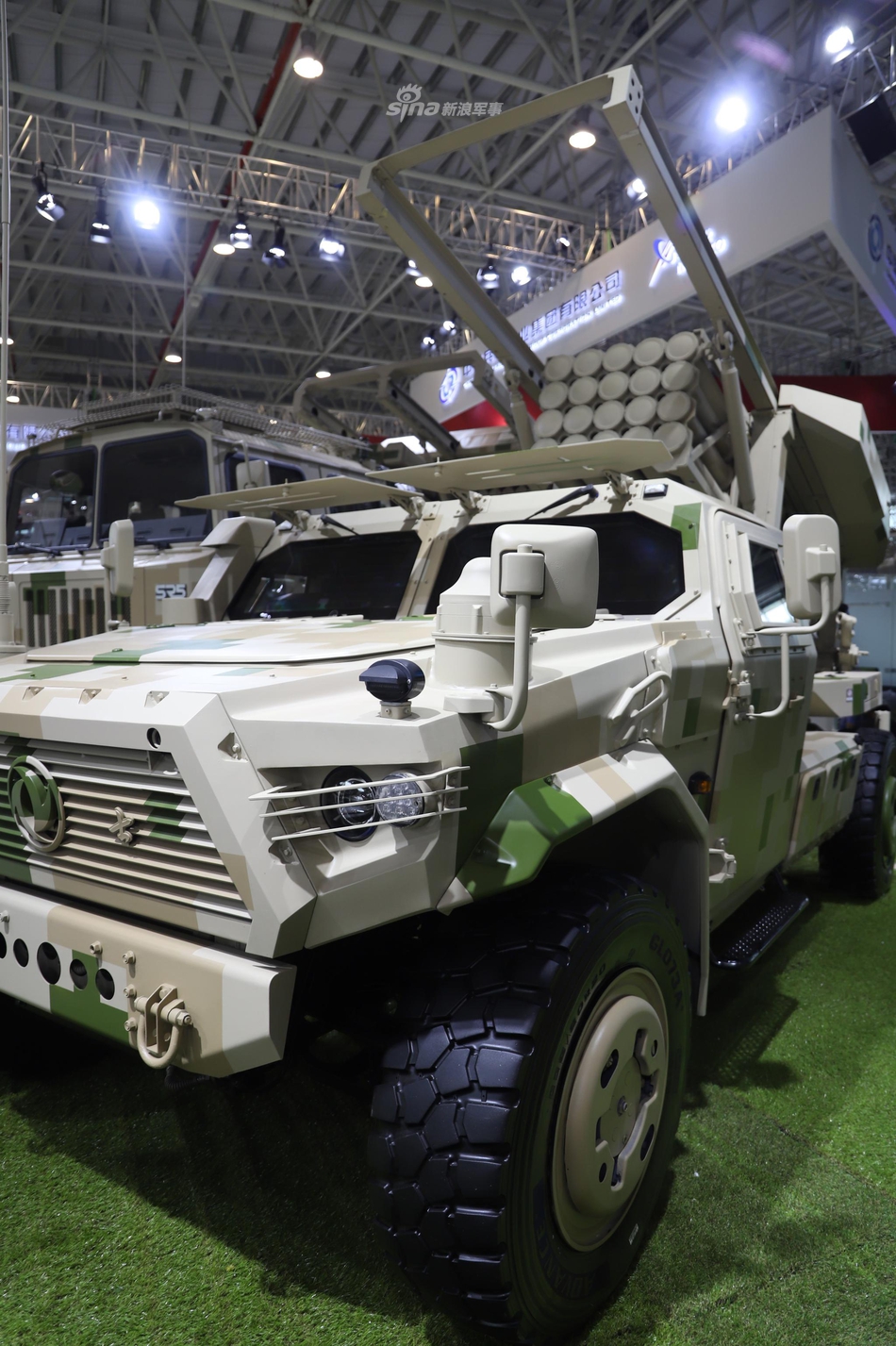 反舰导弹是常客!中国sr5模块化火箭炮展示制导弹药