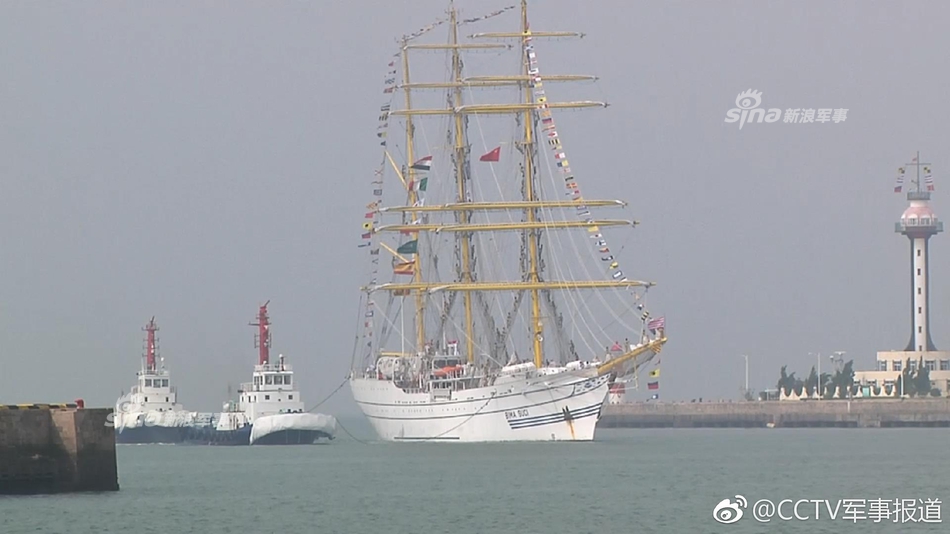 中国破浪号何时回访印尼海军风帆训练舰访问青岛
