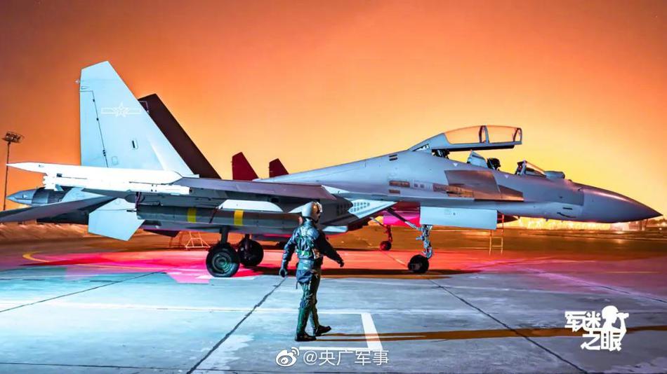 祖国空天我捍卫空军歼16新老两种低可视涂装对比