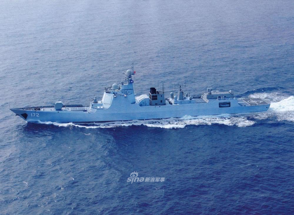 家族阵容又变大!我军新一艘052d驱逐舰公开亮相
