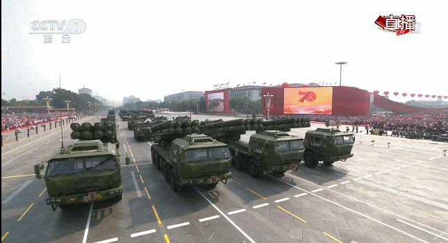 钢铁洪流扑面而来：动图带你感受国庆阅兵震撼瞬间