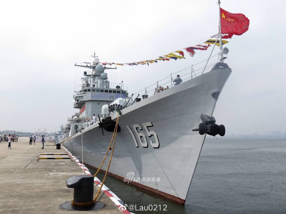 "湛江舰"光荣退役
