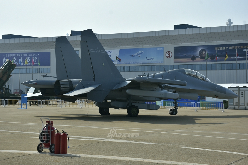 电子战型歼16首次亮相中国航展
