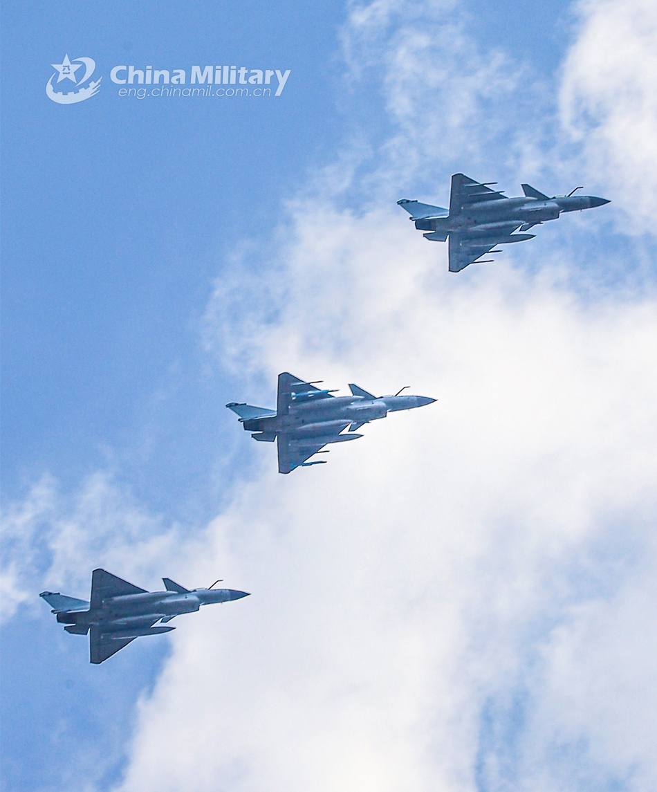 空中猛龙魅力不减我军歼10战机高清飞行照