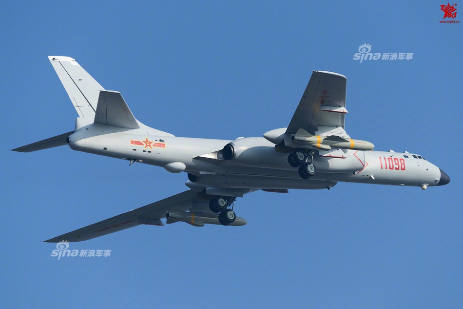 重剑在手!解放军轰6k战机携带鹰击63对地导弹