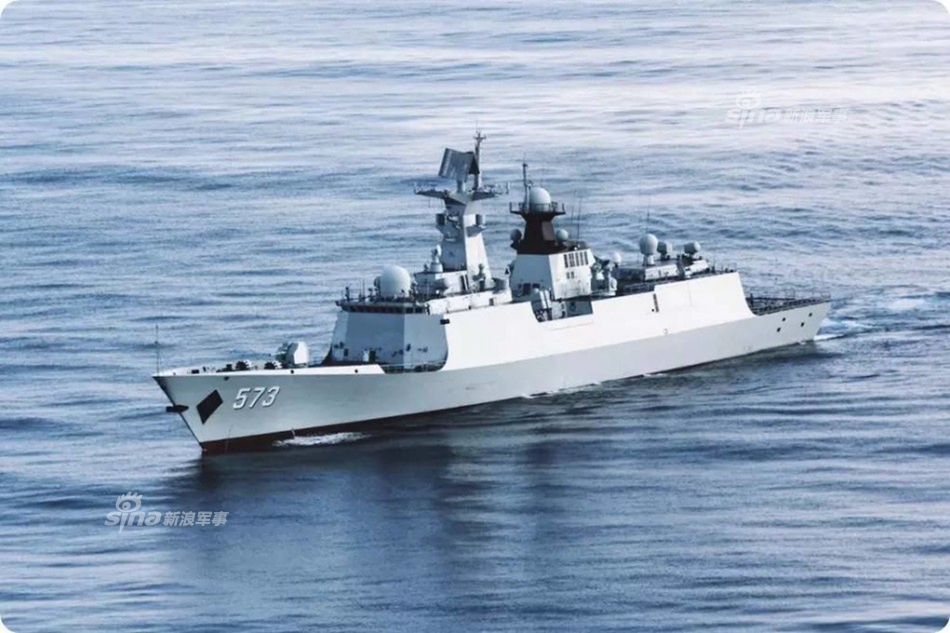 南海舰队各型战舰集结