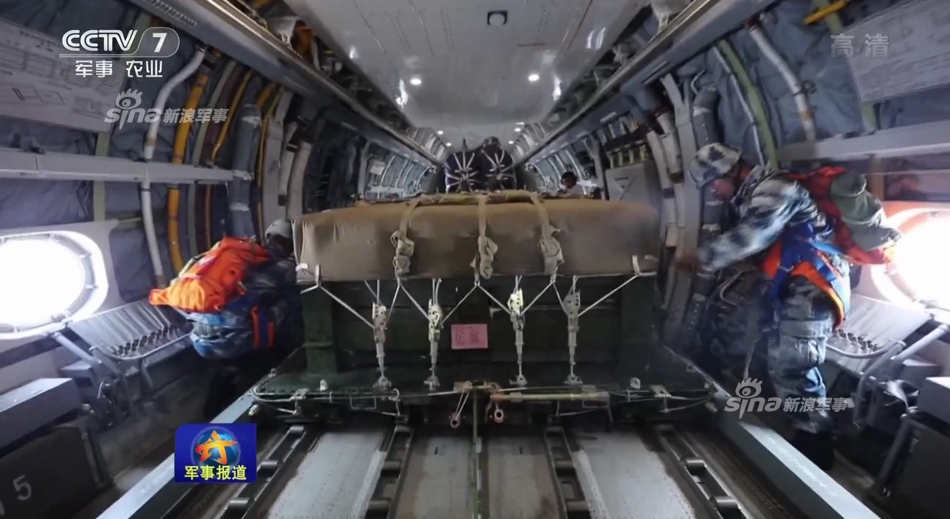 天降神兵中国运9运输机重装空投zbd步兵战车