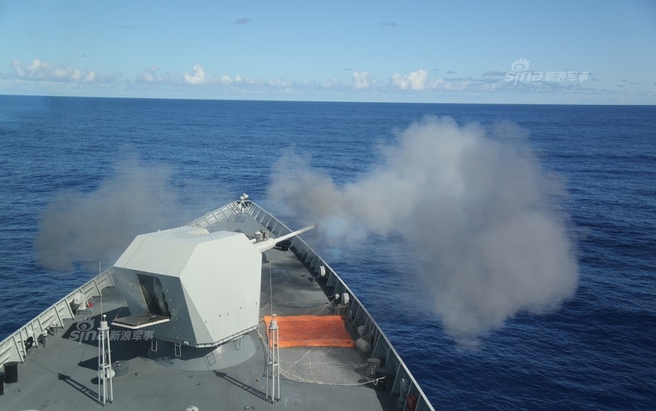 解放军052d驱逐舰的主炮型号曝光:竟有32吨重