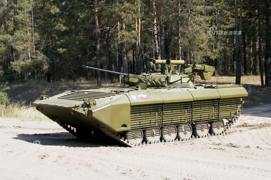 俄罗斯参赛bmp2装甲车到新疆:将与86a战车比武