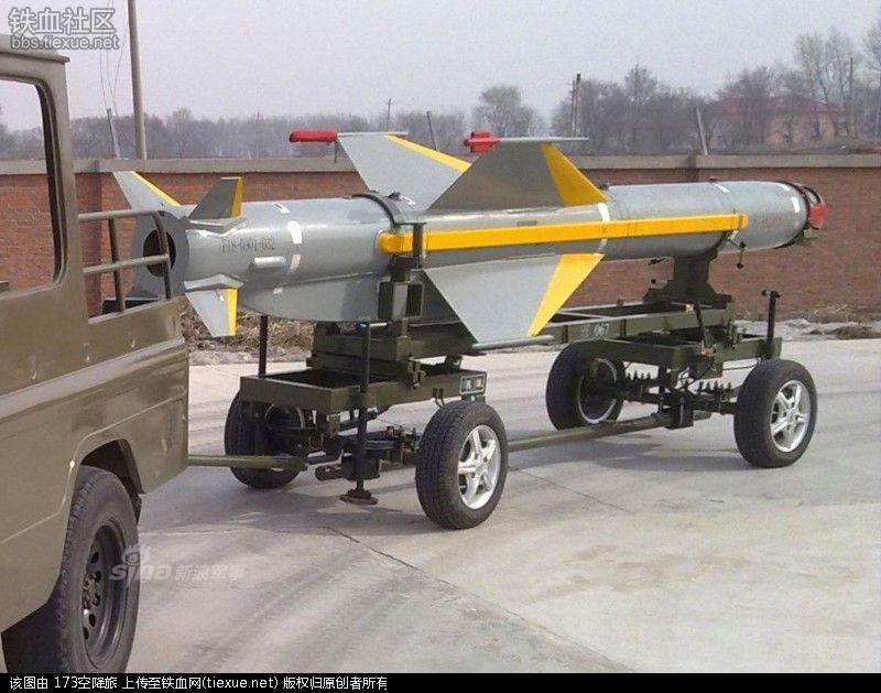 13 / 15 对地攻击的kd-88系列导弹是在鹰击-83a的基础上研制的,配合