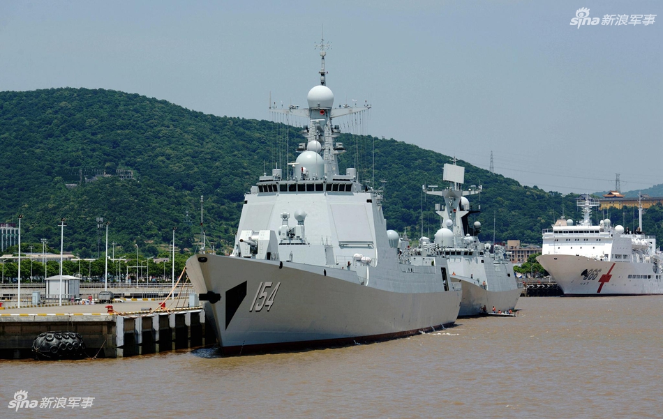 终于也有052d了!解放军东海舰队战舰航行靓照