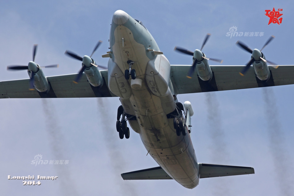 大脖子靓照!中国高新四号电子侦察机绕飞台湾
