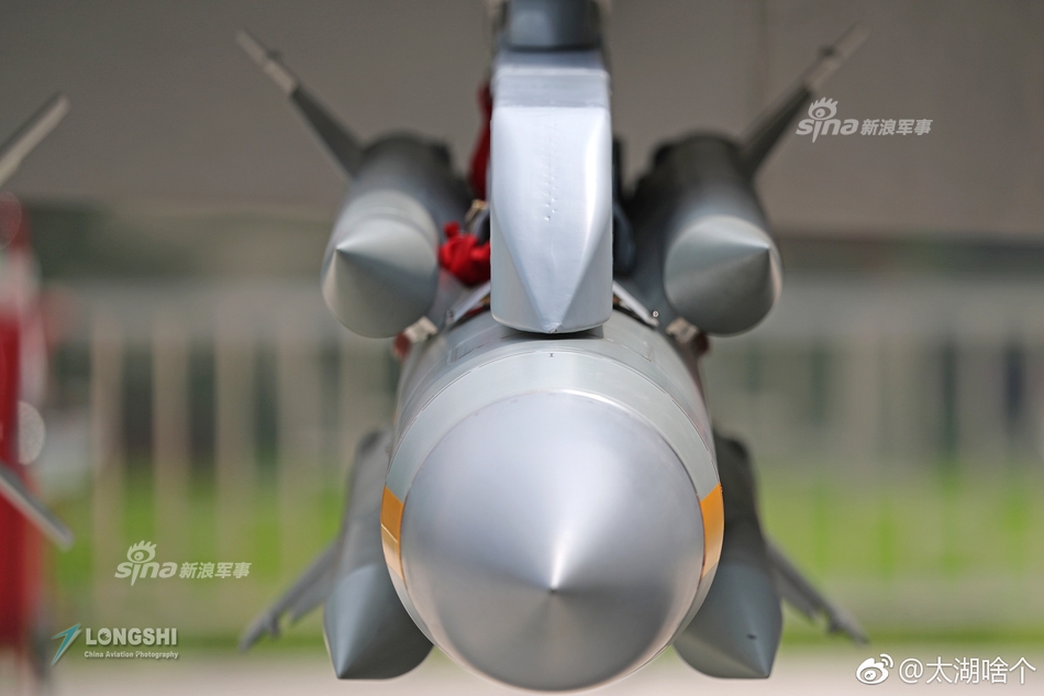 鹰击91导弹大图!中国空军航空开放日上的战机