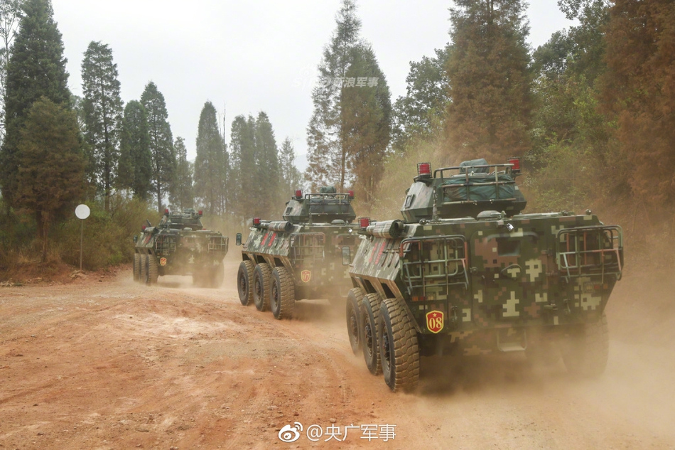 全面实战化我wj03b警用装甲车数码迷彩涂装帅爆