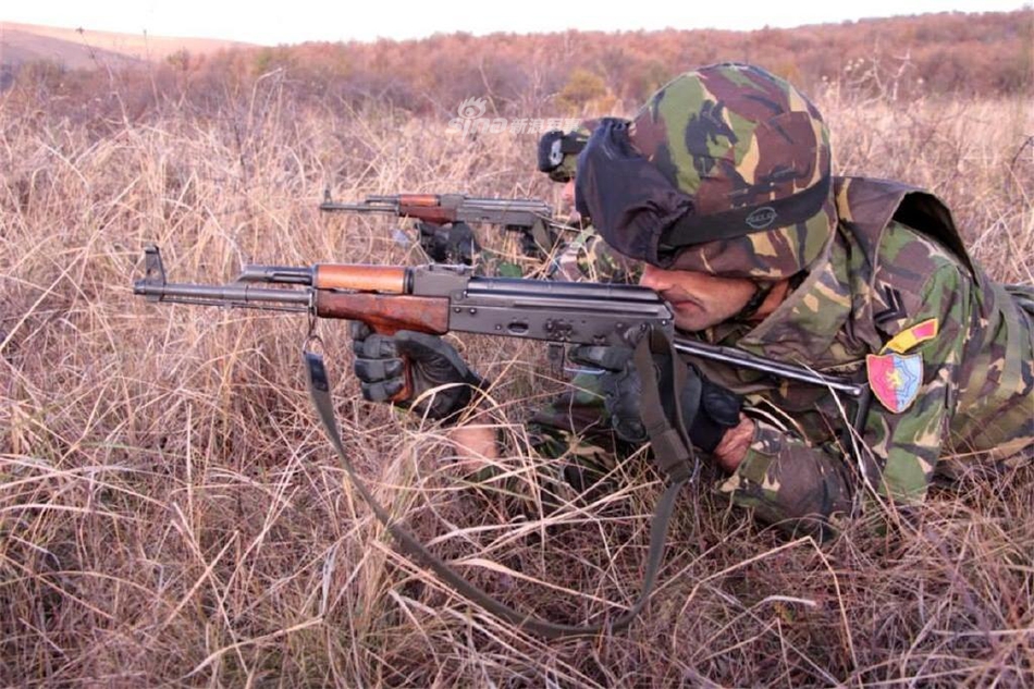 一水俄式装备!罗马尼亚联合匈牙利轻步兵战术演习_高清图集_新浪网