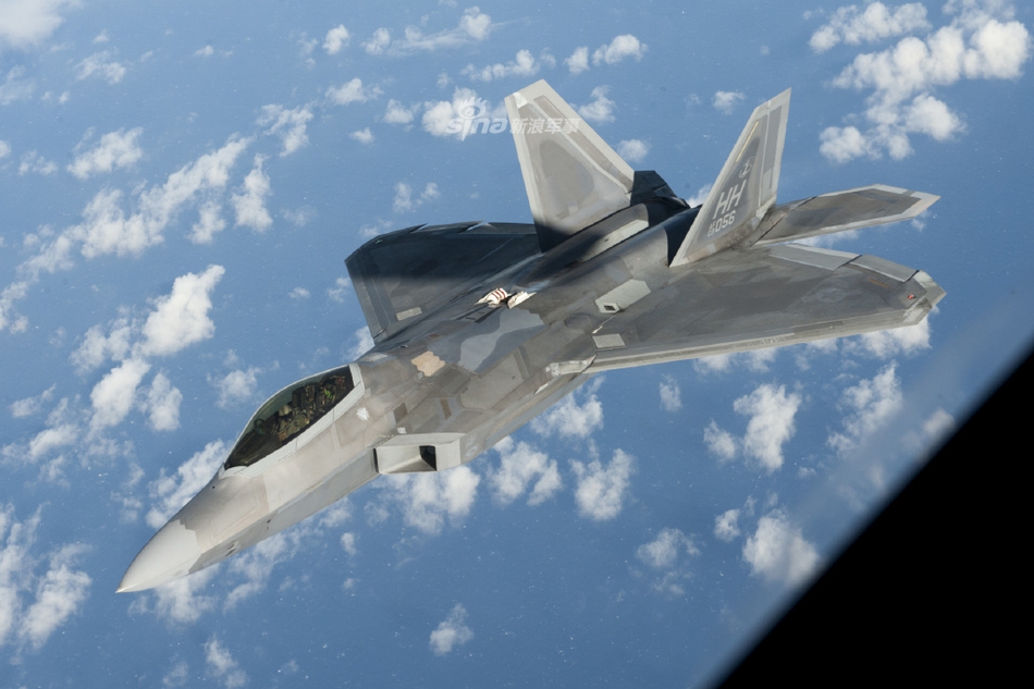 咱要正视差距美国民警卫队f22战机空中加油训练