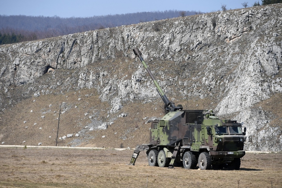 注意控制成本塞尔维亚自产155卡车炮火力强悍