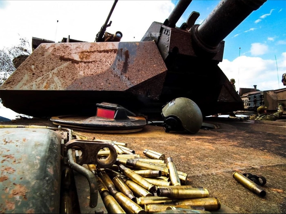 澳军m1a1坦克锈蚀严重浑身掉渣_高清图集_新浪网