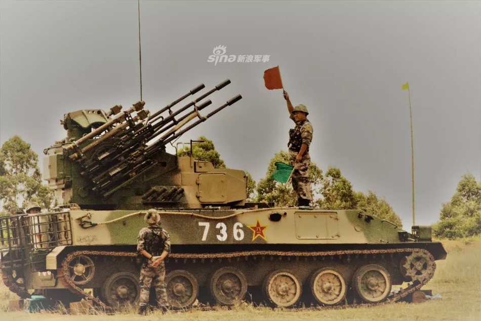 岁数虽大老而弥坚!我军95式自行高炮火力依然旺盛_高清图集_新浪网