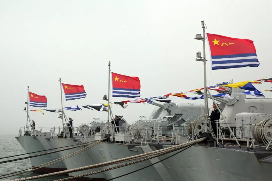 国产第一代导弹驱逐舰开封舰,大连舰,遵义舰和桂林舰隆重举行退役仪式