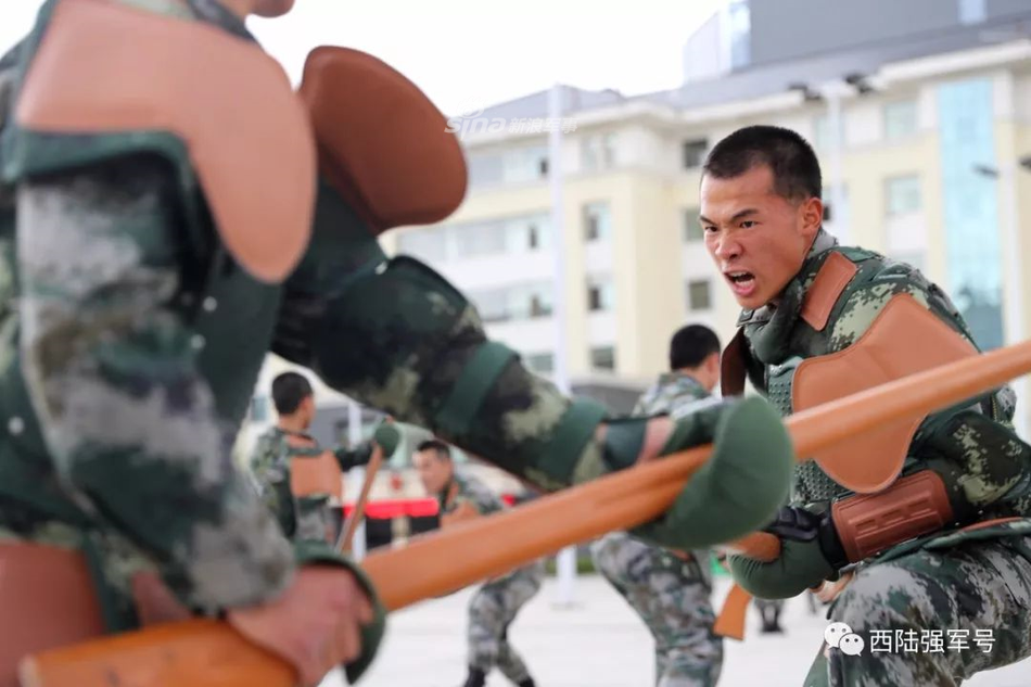 刺刀见红精神不能丢!陆军某部官兵拼刺训练杀声震天_高清图集_新浪网