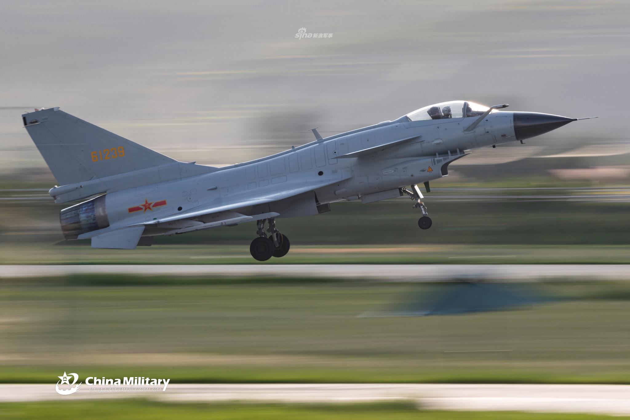 北部战区歼10c二对一空战训练_高清图集_新浪网