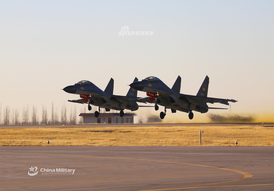 夕阳西下贺兰飞狮闯天涯!西部战区歼11b群起而飞练实战
