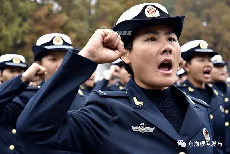 巾帼英雄不可小觑!我东海舰队女兵一展飒爽英姿
