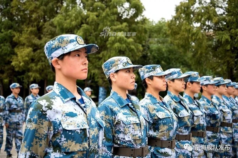 巾帼英雄不可小觑!我东海舰队女兵一展飒爽英姿